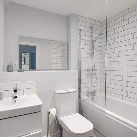 Lovely 1 Bed Flat In The Heart Of Apartment *